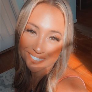 Meet your Posher, Nadia